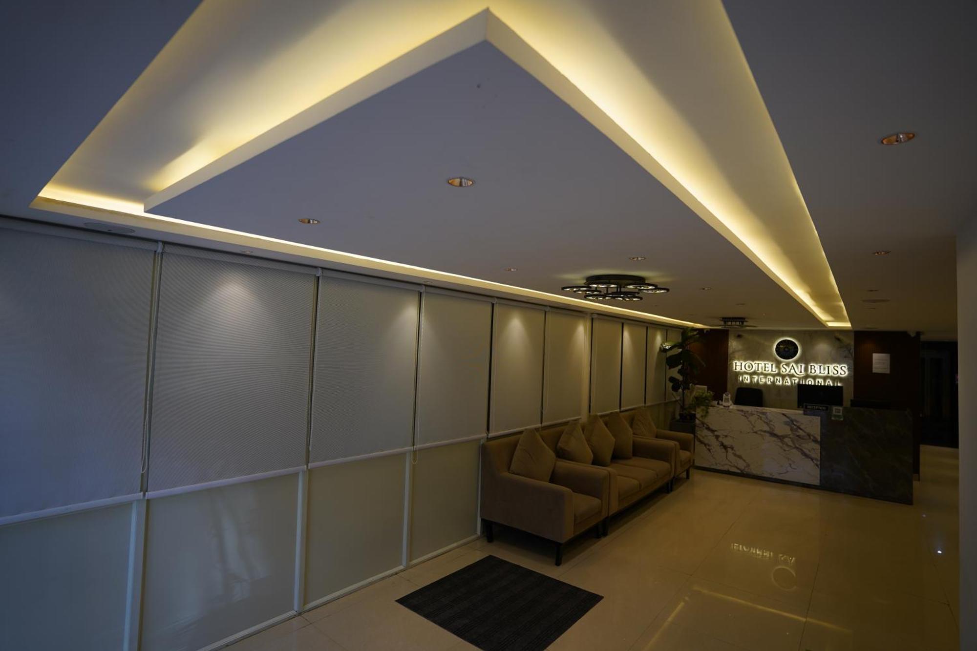 Sai Bliss Residency, Manyata Tech Park Hotell Bangalore Exteriör bild