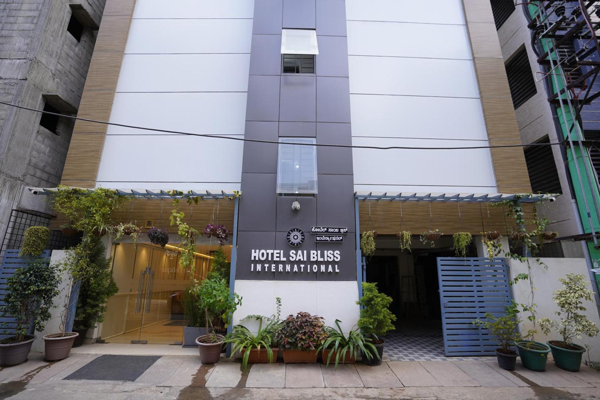 Sai Bliss Residency, Manyata Tech Park Hotell Bangalore Exteriör bild