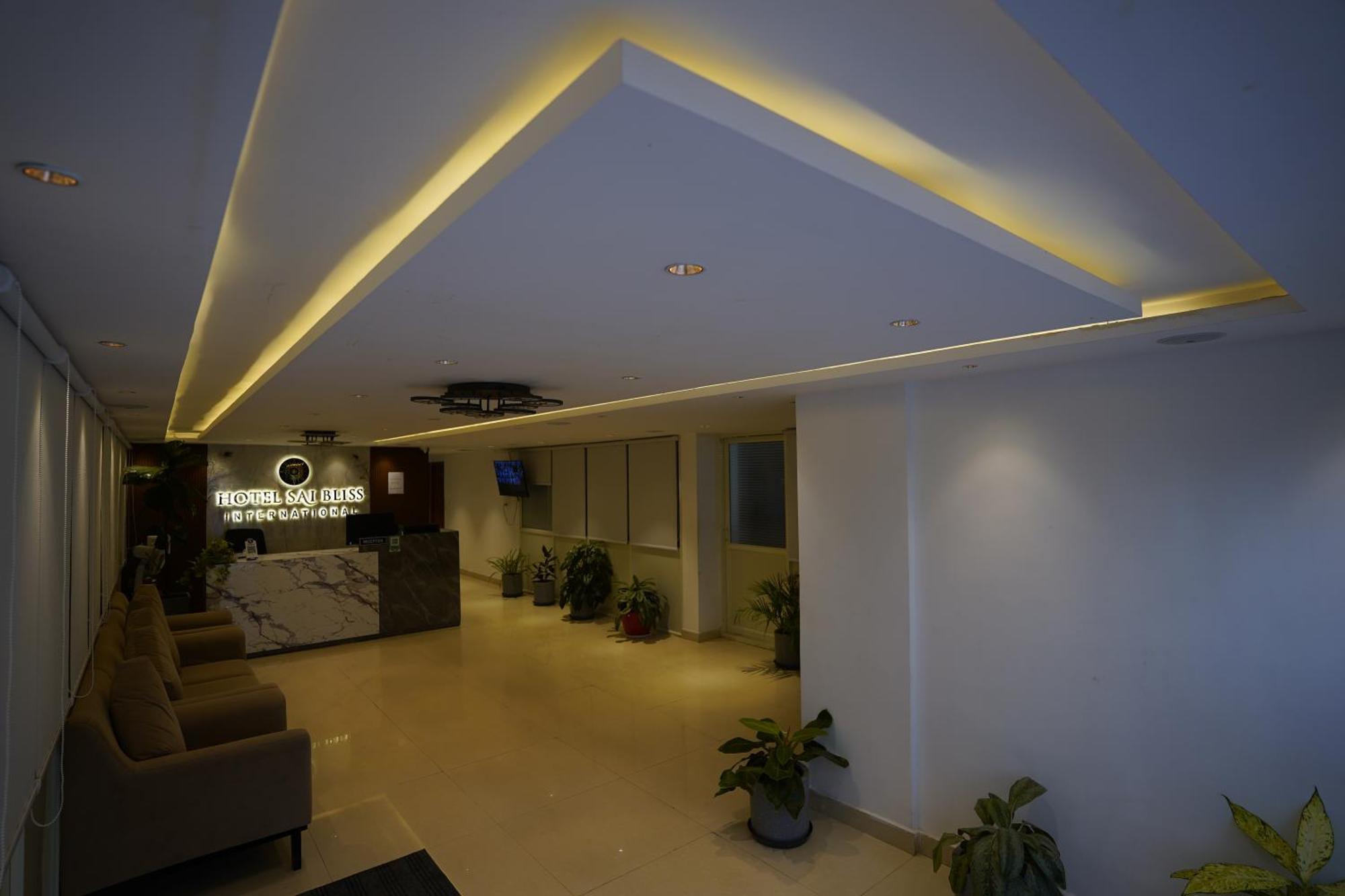 Sai Bliss Residency, Manyata Tech Park Hotell Bangalore Exteriör bild