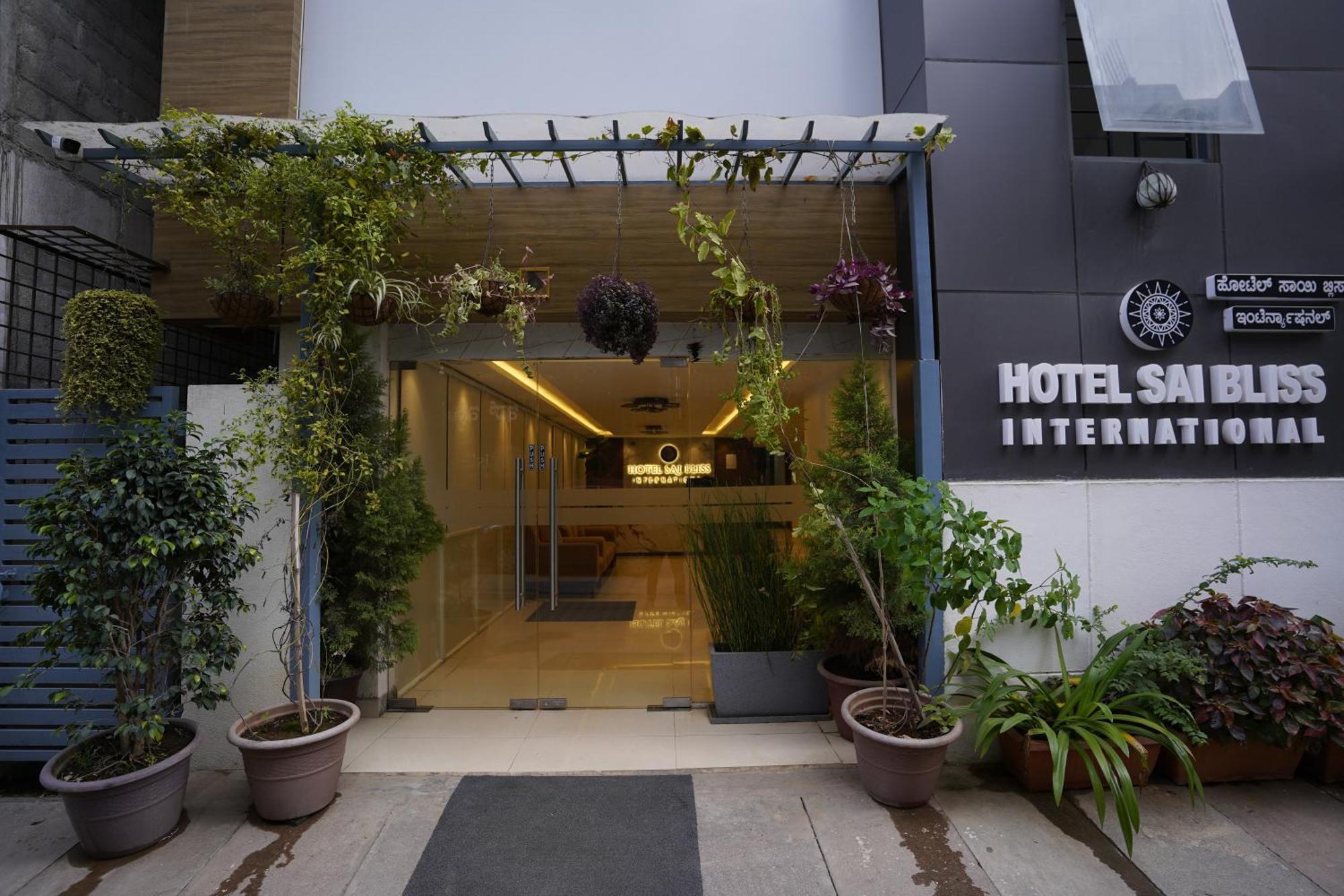 Sai Bliss Residency, Manyata Tech Park Hotell Bangalore Exteriör bild