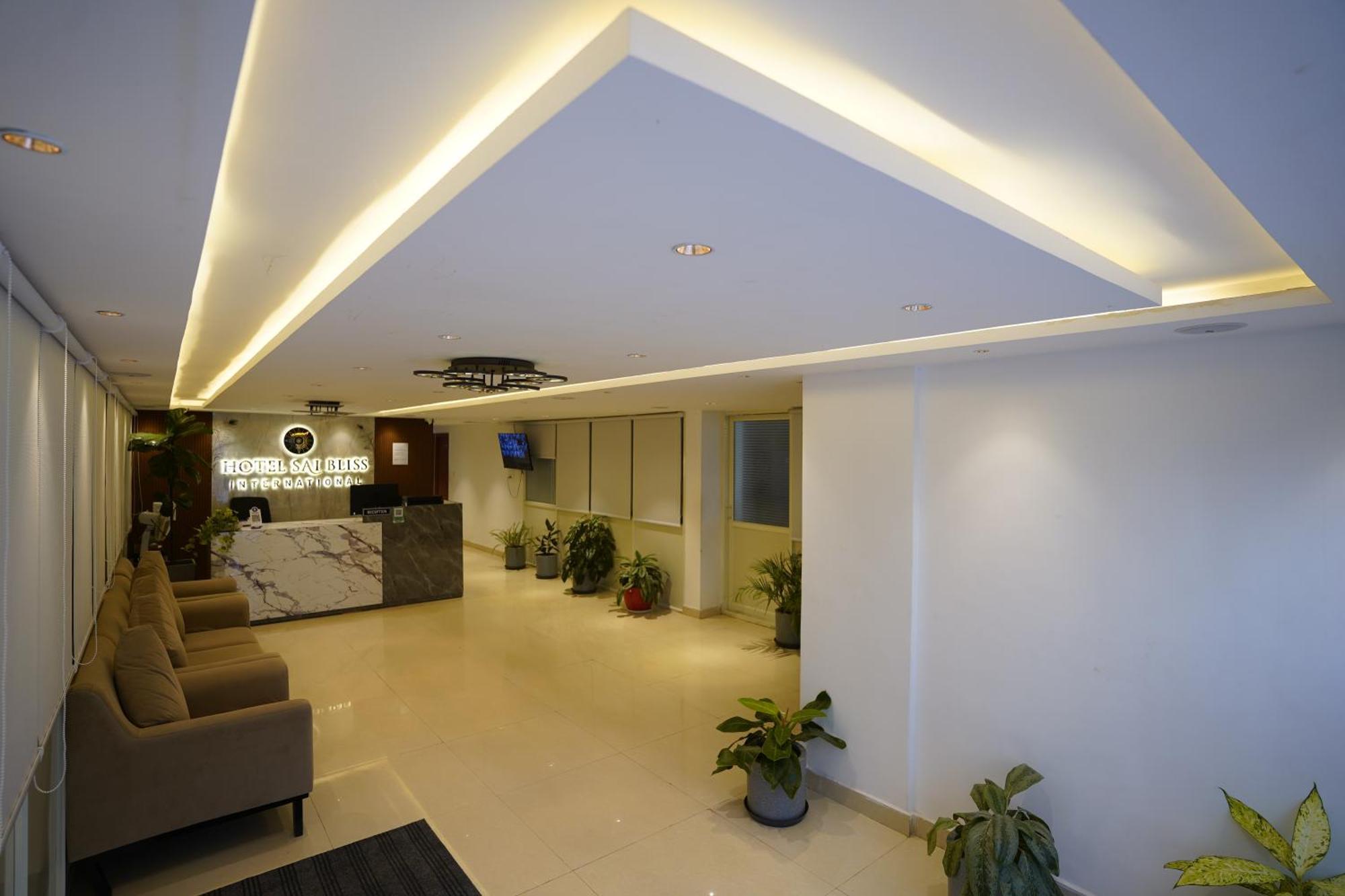 Sai Bliss Residency, Manyata Tech Park Hotell Bangalore Exteriör bild
