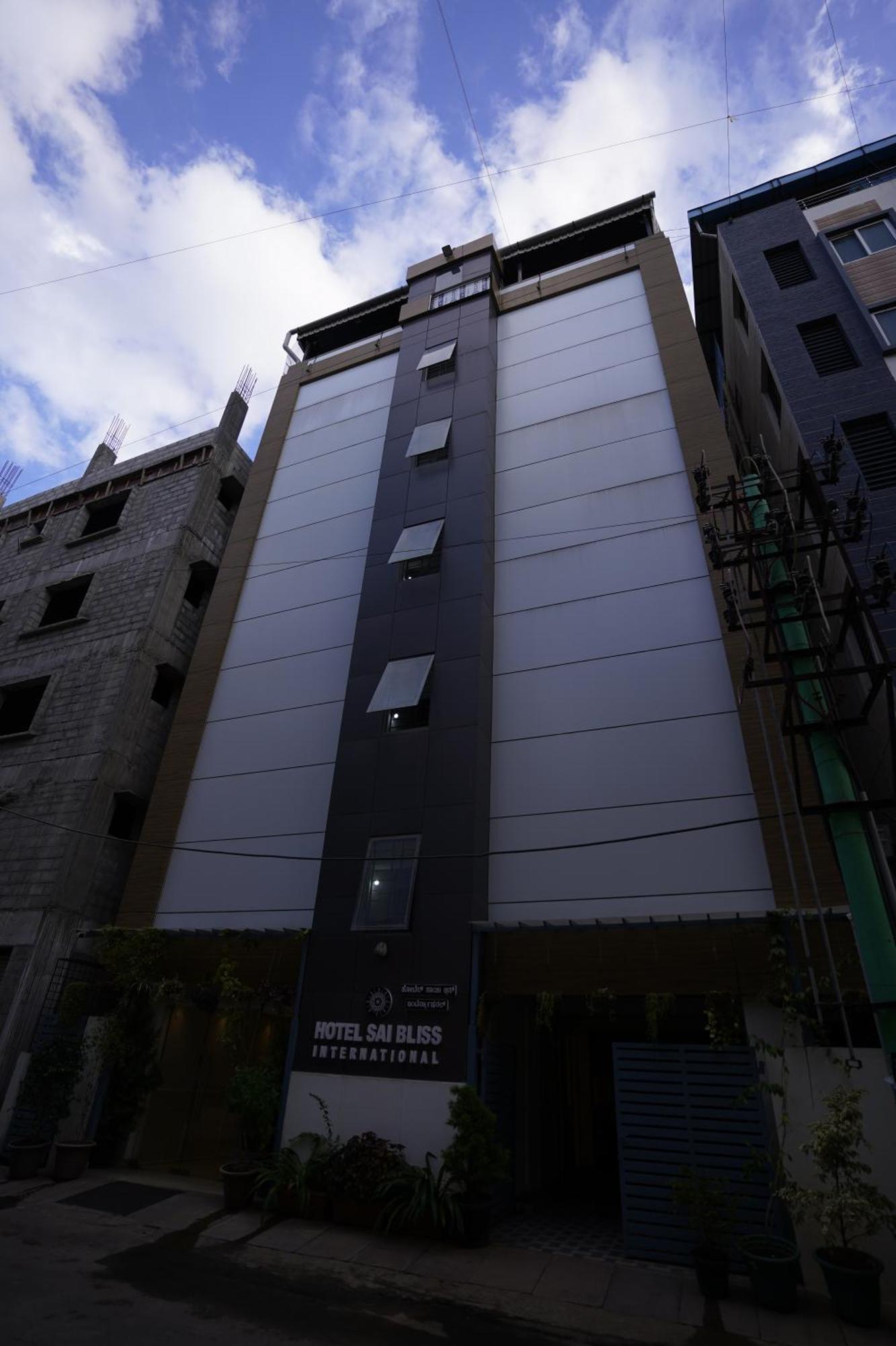 Sai Bliss Residency, Manyata Tech Park Hotell Bangalore Exteriör bild