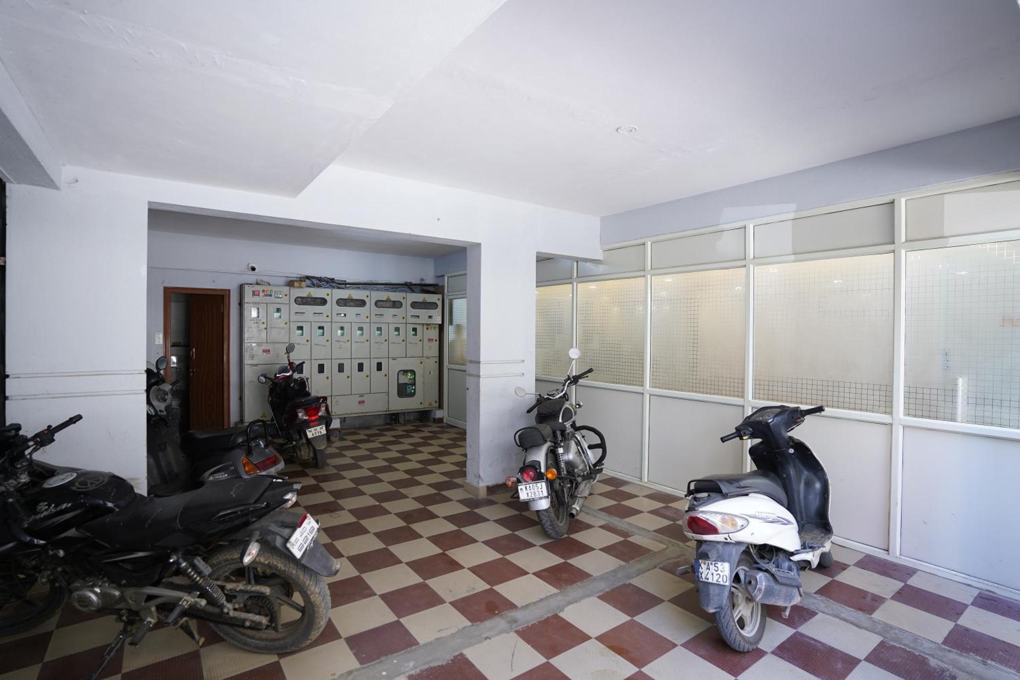 Sai Bliss Residency, Manyata Tech Park Hotell Bangalore Exteriör bild